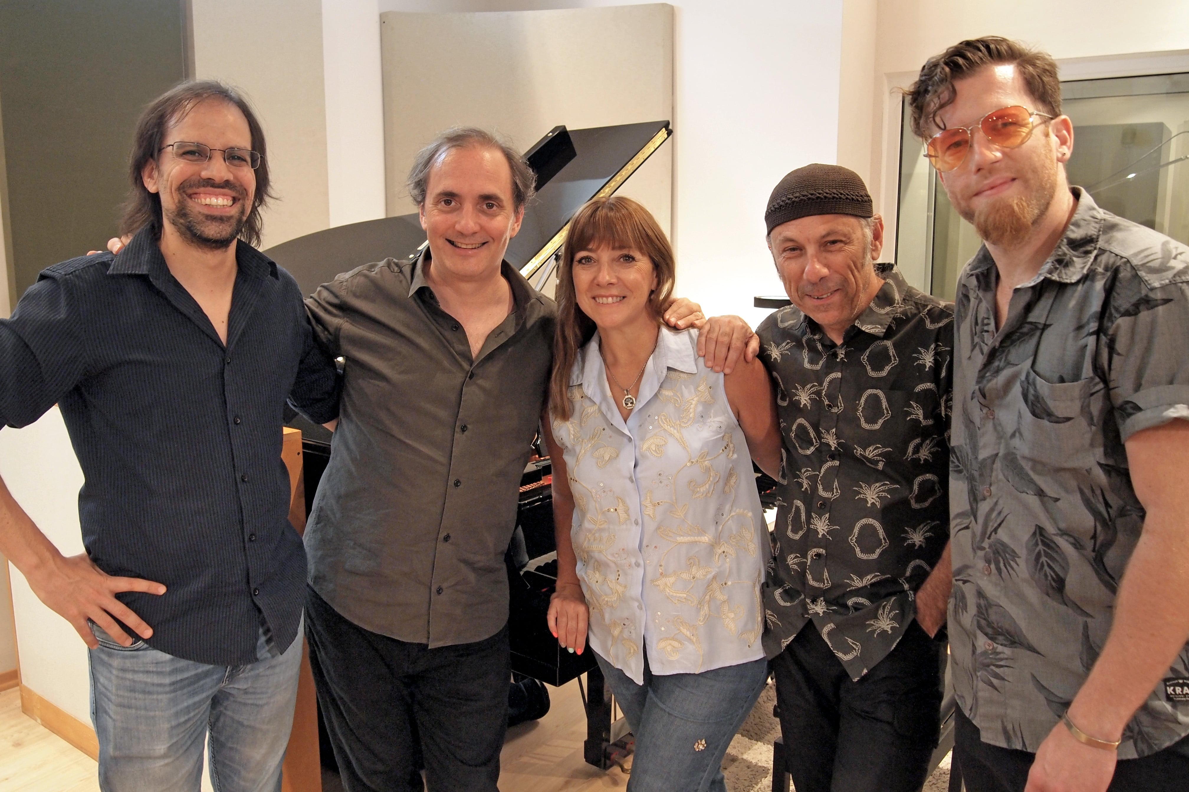 Máximo Rodríguez, Fernando Lerman, Laura Albarracín, Nacho Abad y Tomás Babjaczukn.