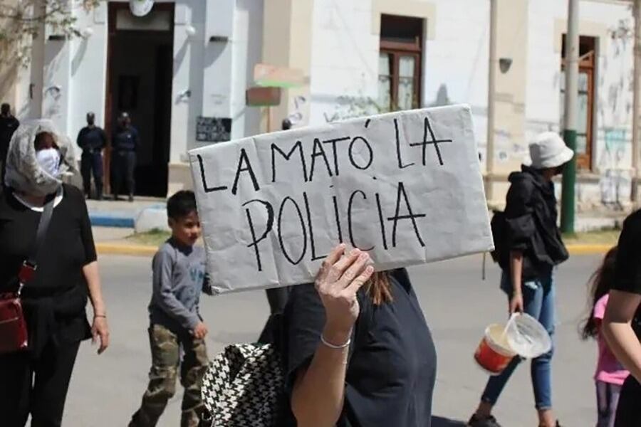 El reclamo por el esclarecimiento se dirigió a la puerta de la comisaría puntana de Santa Rosa del Conlara.