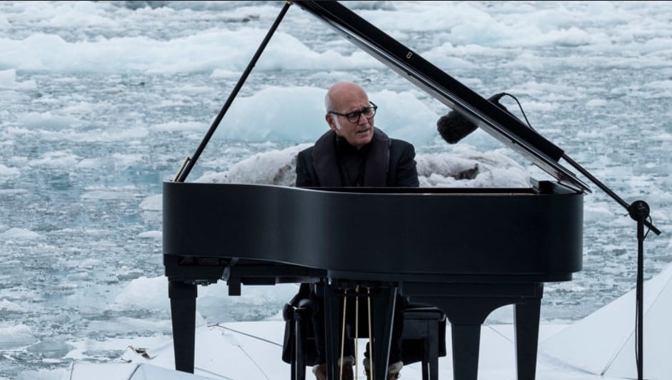 Ludovico Eianudi, compositor y pianista italiano.