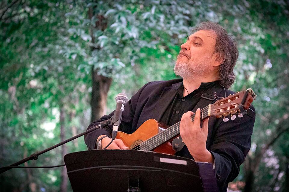 Porcel es autor del clásico "Será posible el sur".