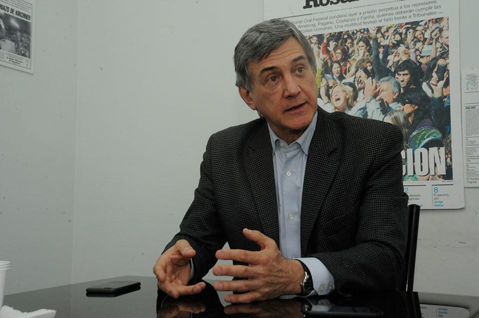 Boasso entró a la política de Newell's con los tapones de punta.