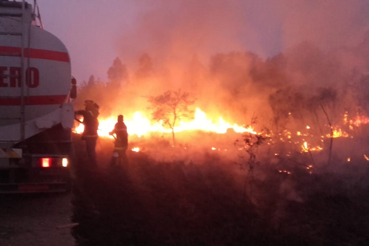 Uno de los focos de incendio en Orán