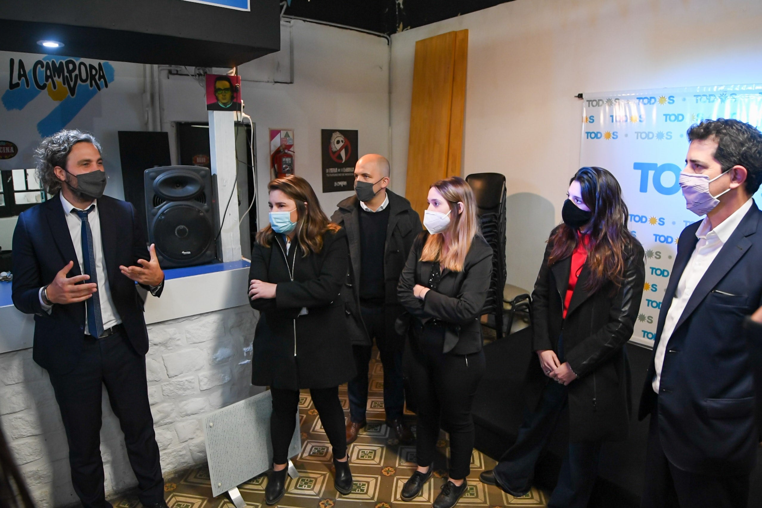Santiago Cafiero, recorrió junto al ministro del Interior, Eduardo de Pedro, y su par de Obras Públicas, Gabriel Katopodis, el local partidario “Ateneo Néstor Kirchner” atacado con explositvos el 25 de mayo.