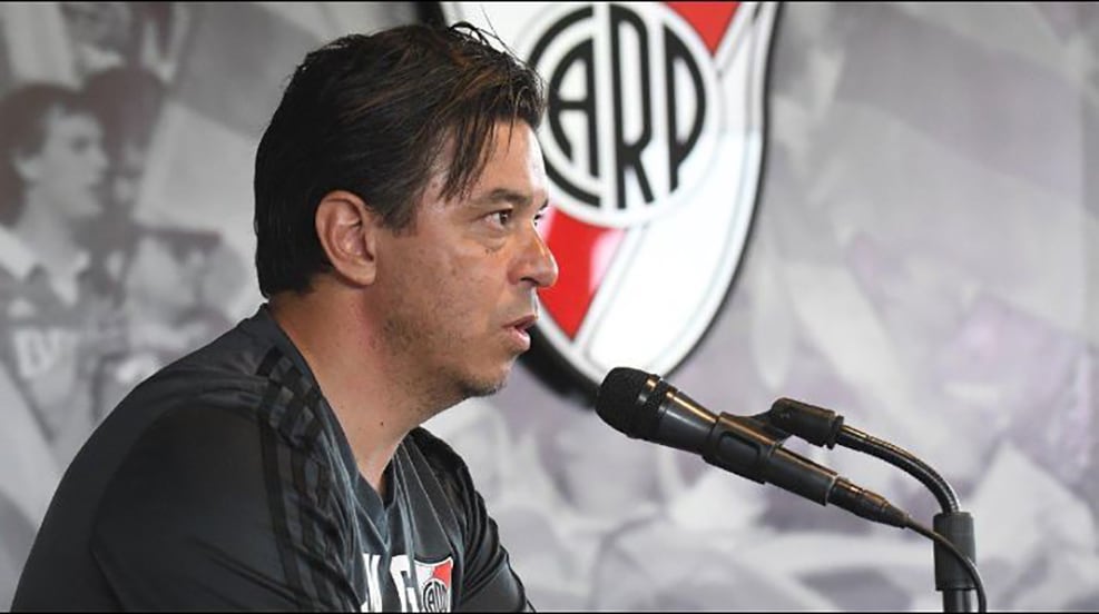 “Más allá de la duración de los contratos, me baso mucho en cómo llego a fin de año”, explicó el DT.