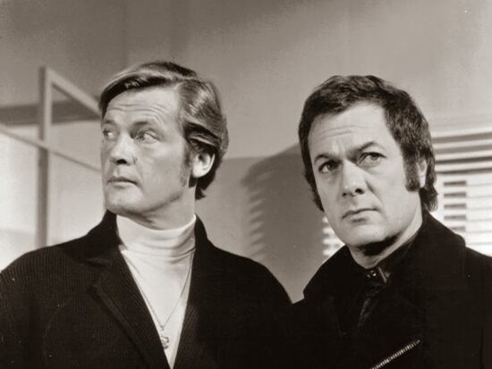 Roger Moore y Tony Curtis, en Dos tipos audaces