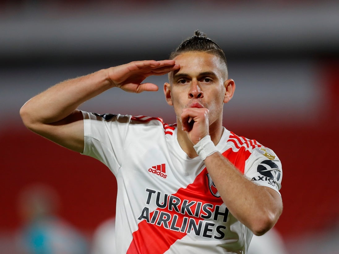 Rafael Santos Borré mantuvo un contacto con un contagiado y quedará aislado.