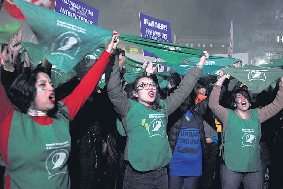 Plaza del Congreso, ayer: la marea verde está dispuesta a seguir en la calle, dando la batalla por la despenalización del aborto.