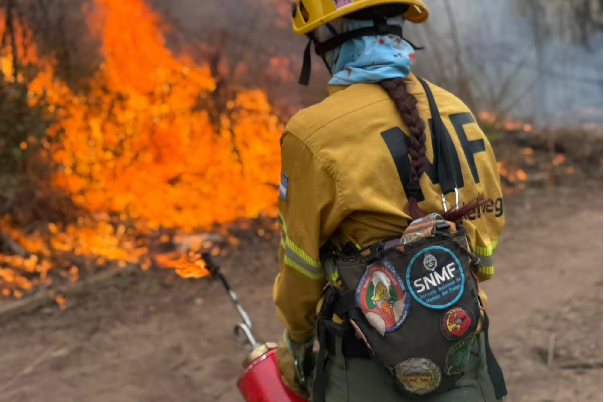 Brigadistas forestales en los incendios del norte salteño