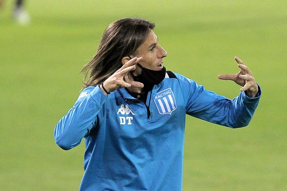 Beccacece seguirá probando antes de definir el once titular para el miércoles.