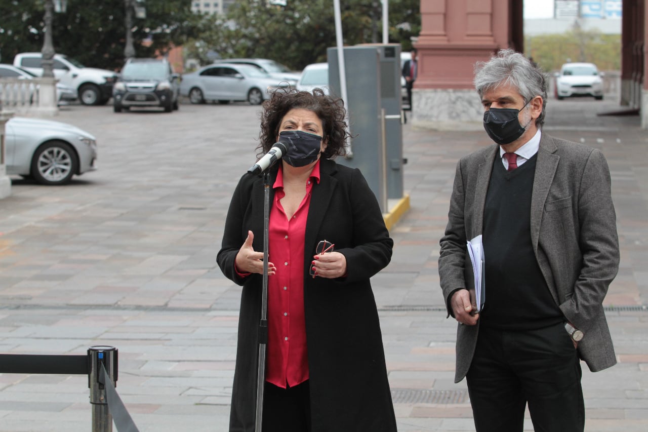 La ministra de Salud, Carla Vizzotti, y su par de Ciencia y Tecnología, Daniel Filmus.