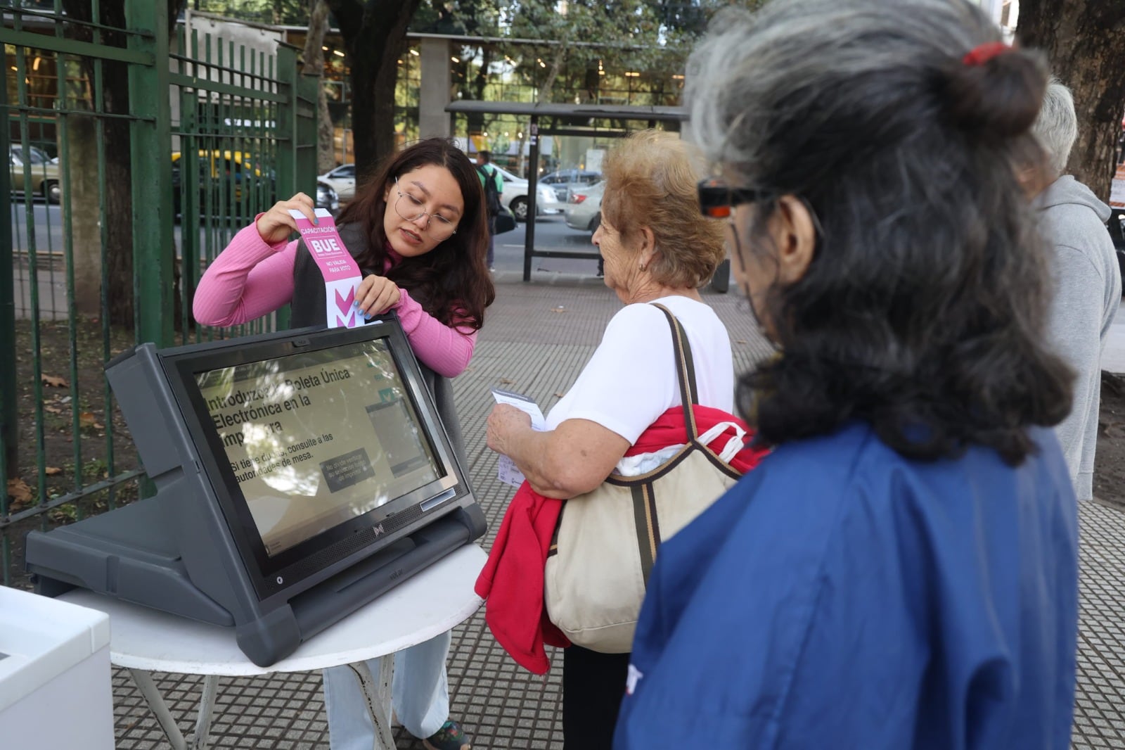 Una práctica de votación electrónica.