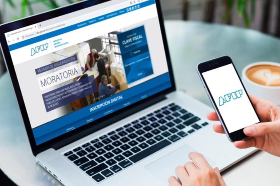 Más de 80 mil claves fiscales de AFIP comprometidas por un hackeo masivo a computadoras particulares.