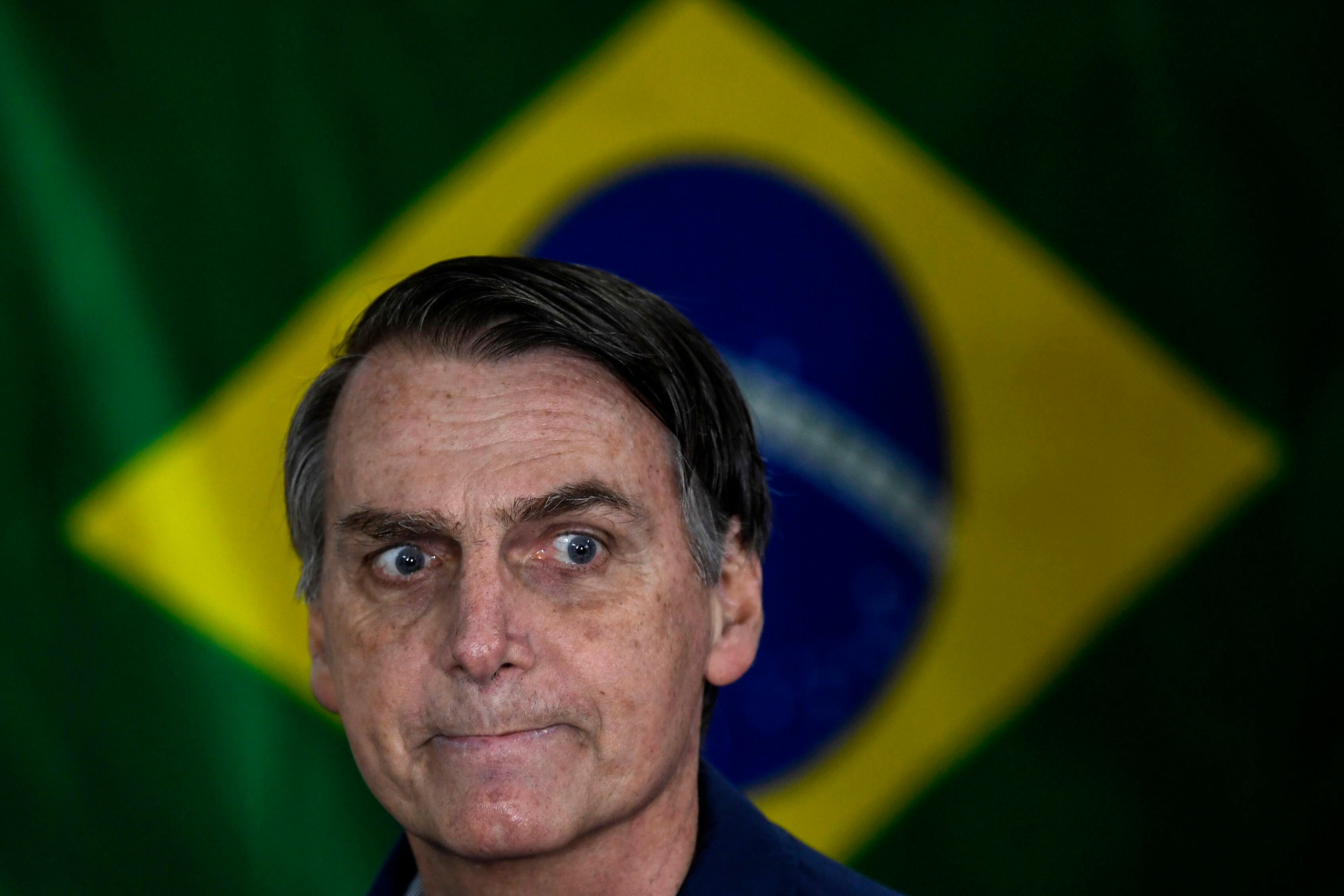 Bolsonaro compró un billete de lotería en Brasilia.