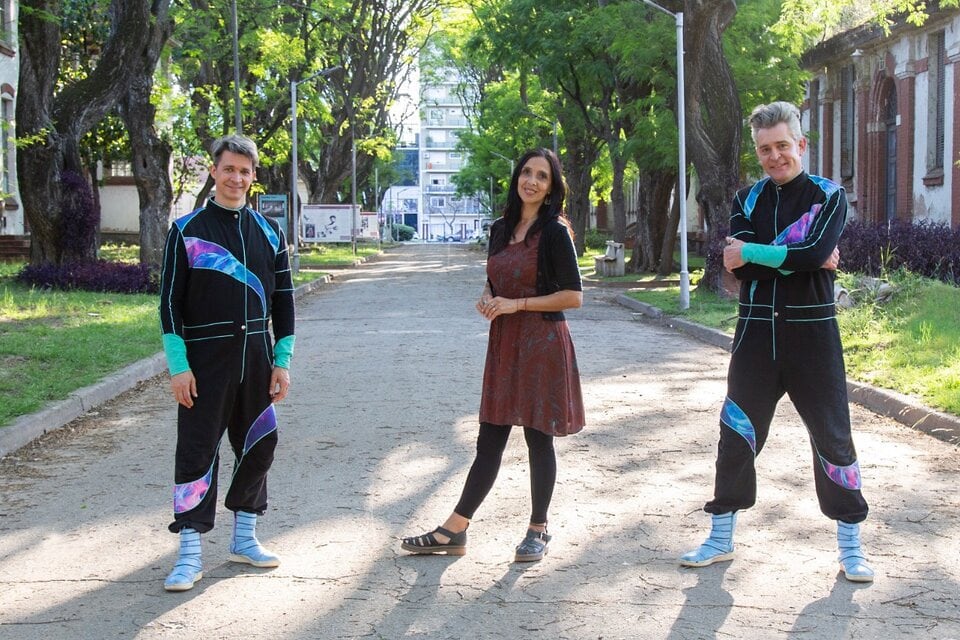 Como cada año, Los Cazurros, en la foto junto a Verónica Parodi, serán anfitriones y conductores de la jornada.  