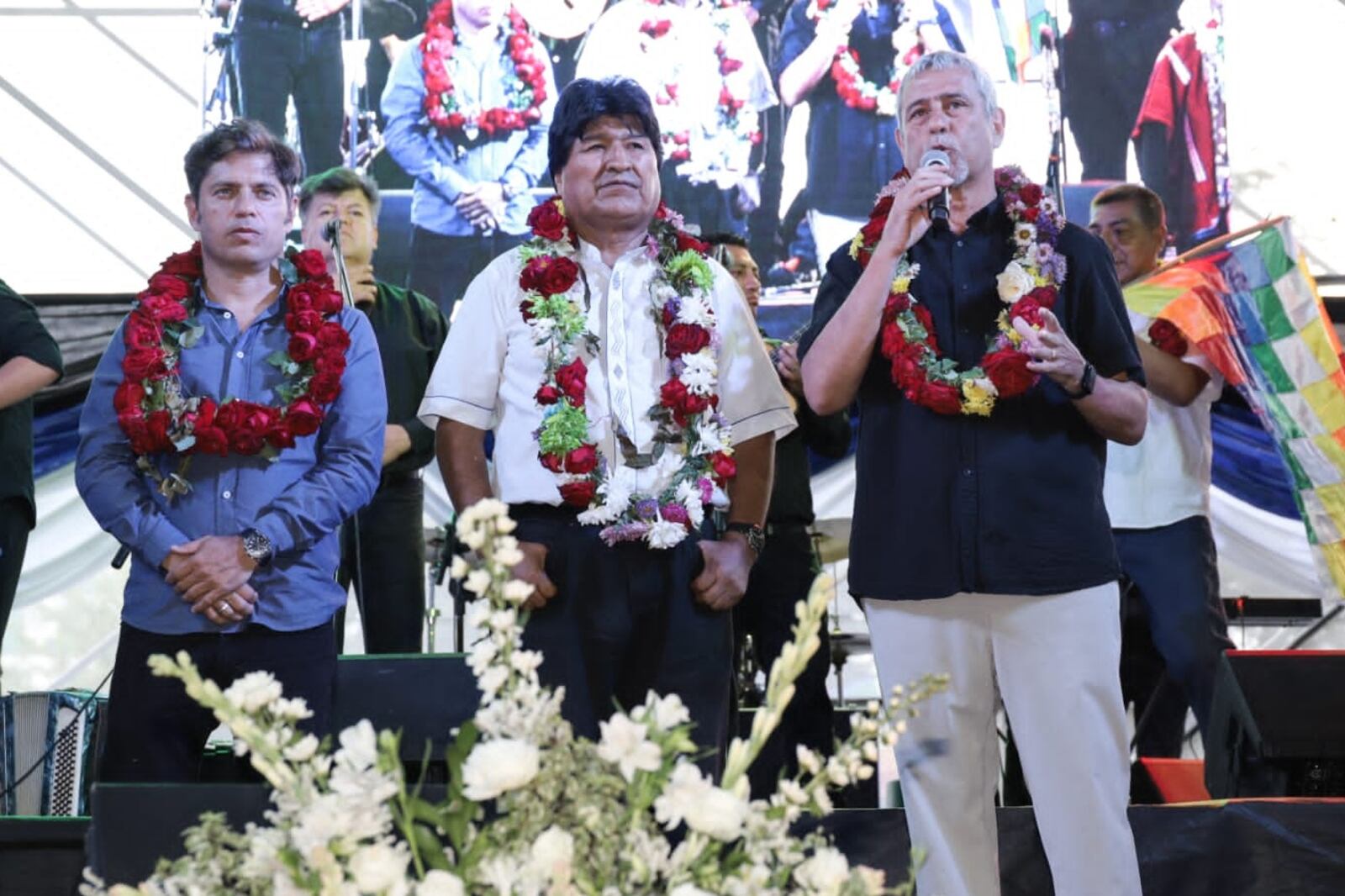 Evo Morales flanqueado por Kicillof y Ferraresi.