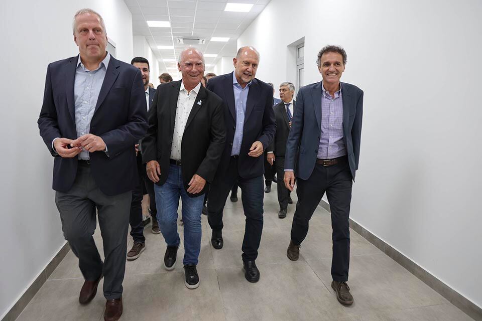 Los ministros nacionales Perczyk y Katopodis con Perotti-