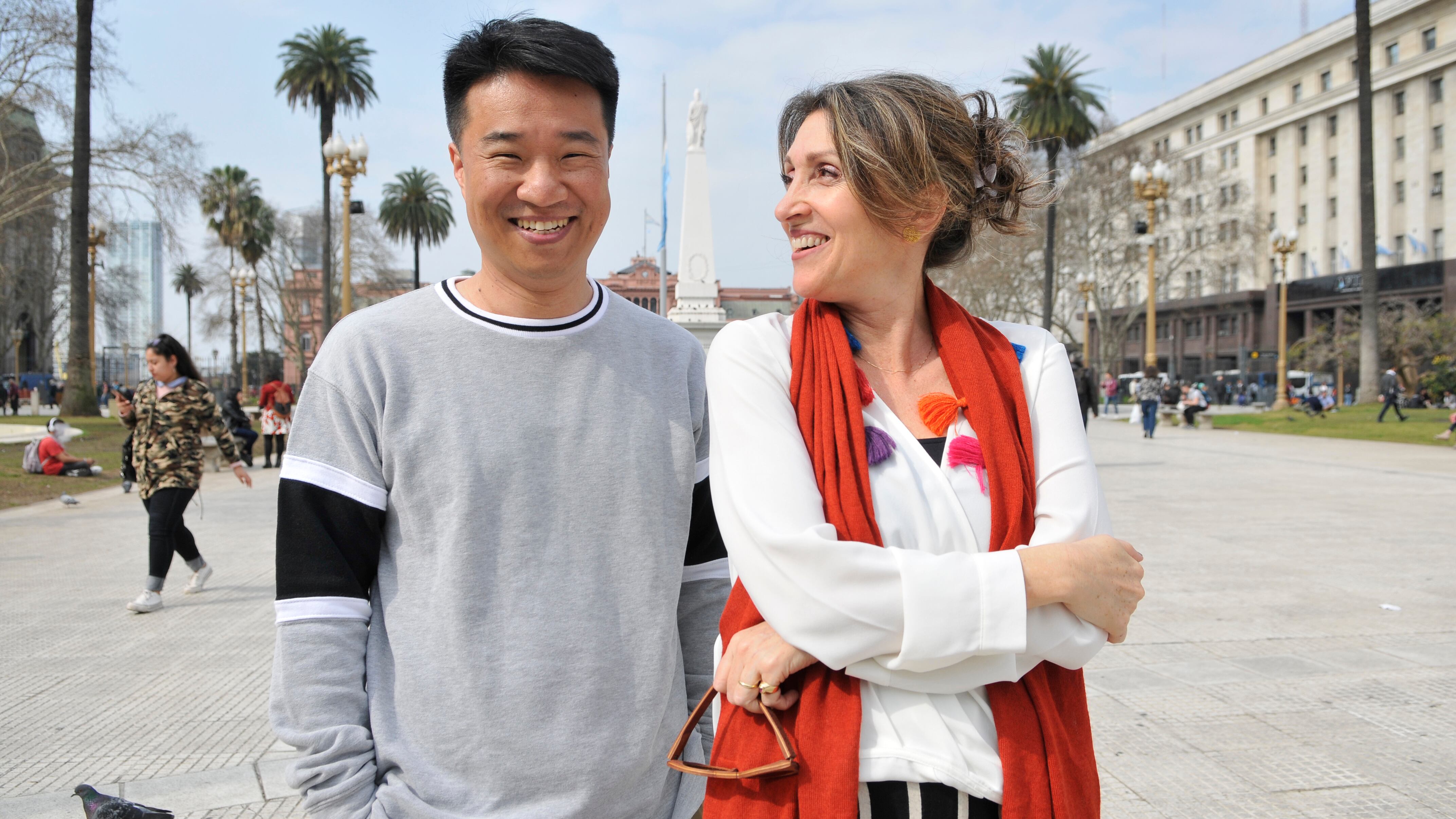 "Leernos es otra manera de comerciar", dicen Martín Moon y Vivian Lavín. 