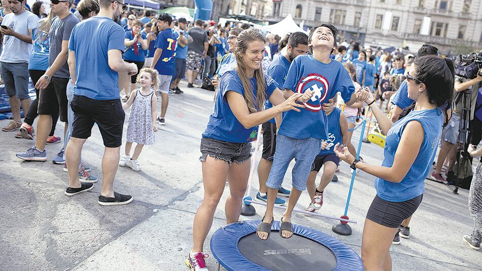 Hubo juegos, música, un acto y marcha para generar conciencia sobre el TEA.