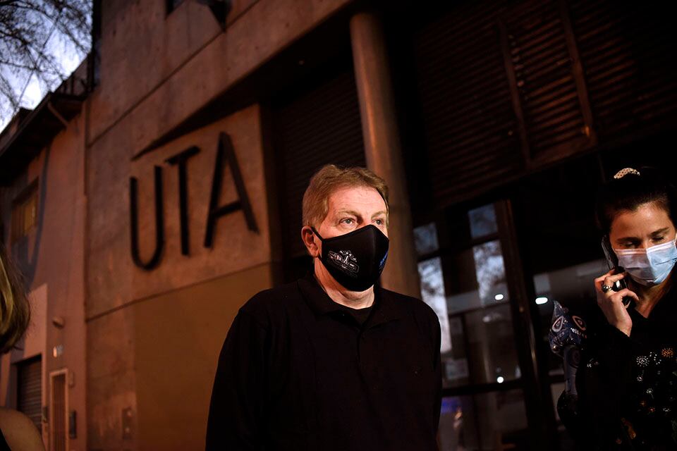 "Tuvimos que acatar y por ahora suspendimos el paro", dijo Copello.