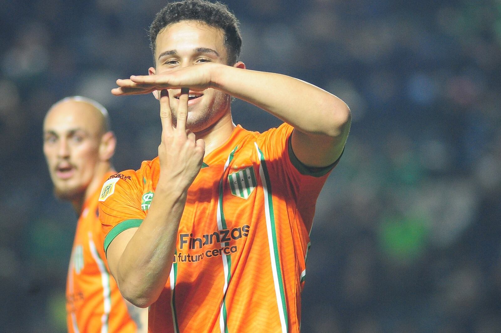 Juan Bisanz llegó a su sexto gol en la Liga para Banfield (25 partidos)