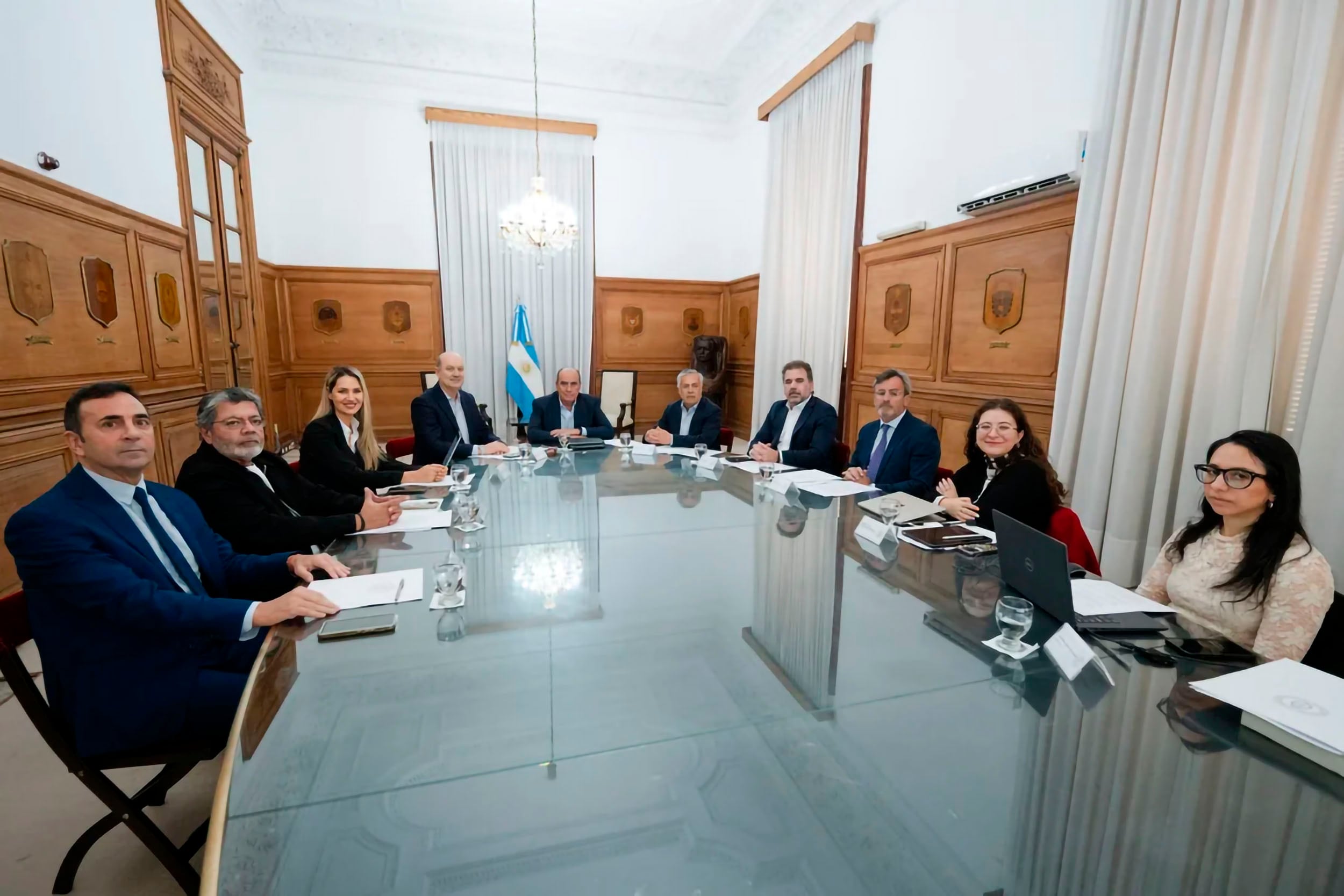 Asistirán seis consejeros representando el Ejecutivo y el Congreso, las provincias firmantes, organizaciones sindicales y empresariales.