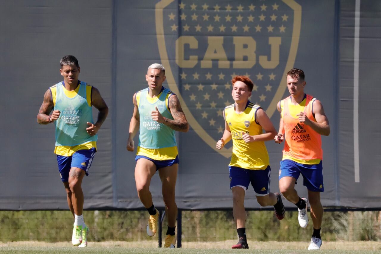 Rojo, Briasco, Barco y Rolón durante la práctica xeneize