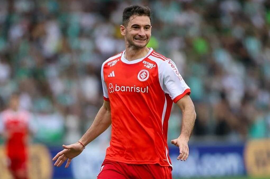 Lucas Alario interesa en La Plata