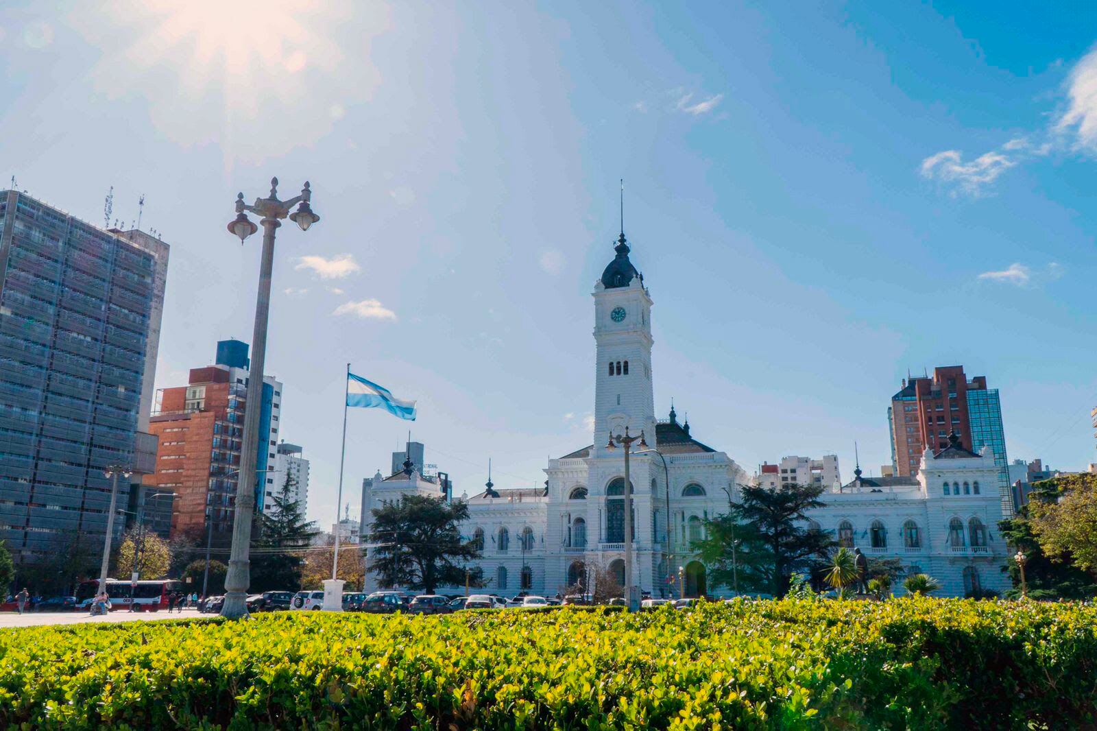 Los trabajadores municipales de La Plata recibirán un aumento del 6 por ciento en agosto.