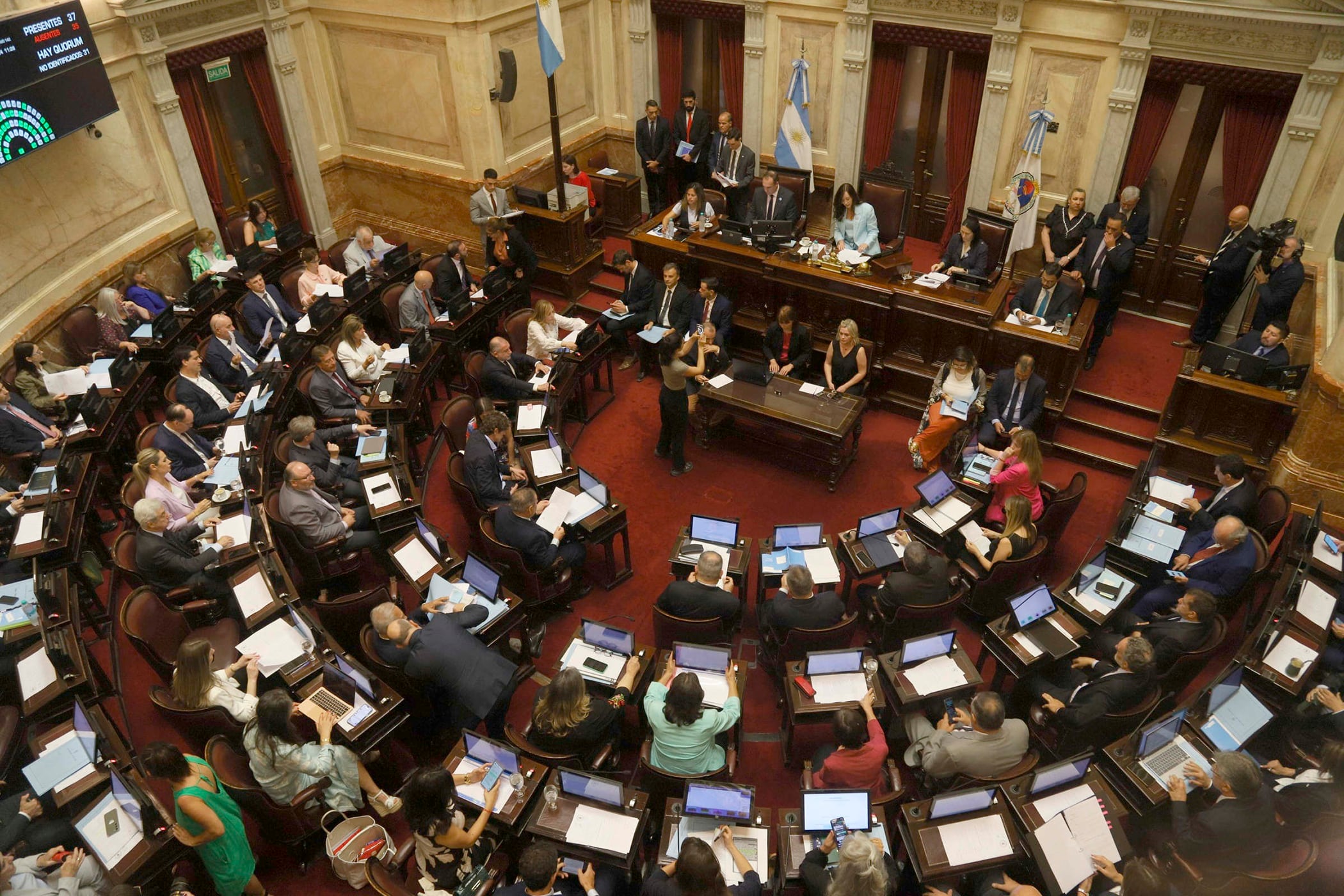 El Senado votó en contra del DNU 70/23 y  el de fondos reservados para la SIDE.