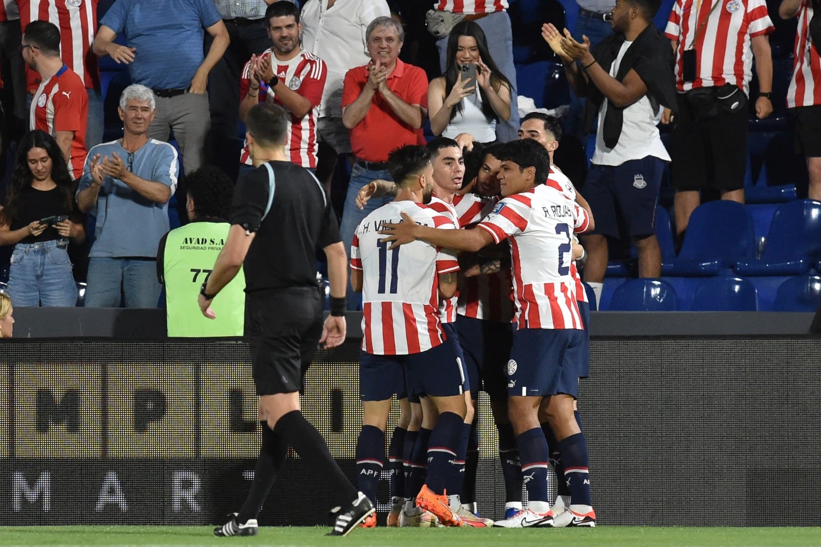 Todo Paraguay abraza a Sanabria, autor del gol de la victoria ante Bolivia