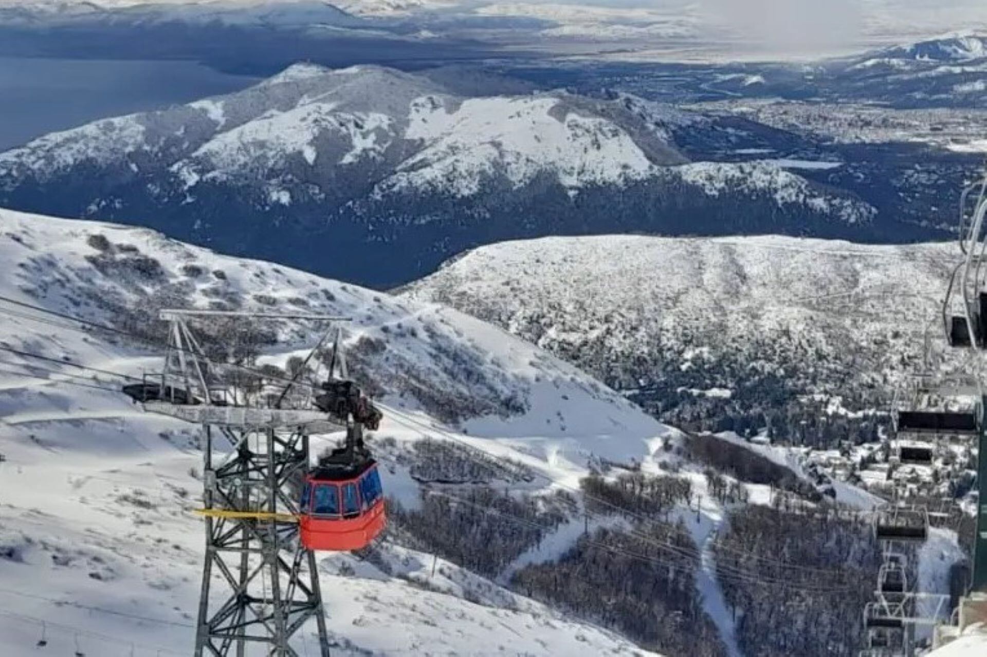El sector norte del Cerro Catedral, donde ocurrió el accidente, permanecerá cerrado.