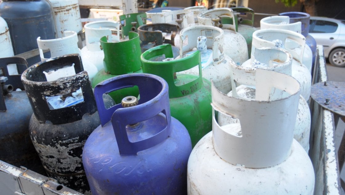 La medida desprotege a los usuarios sin acceso a la red de gas natural