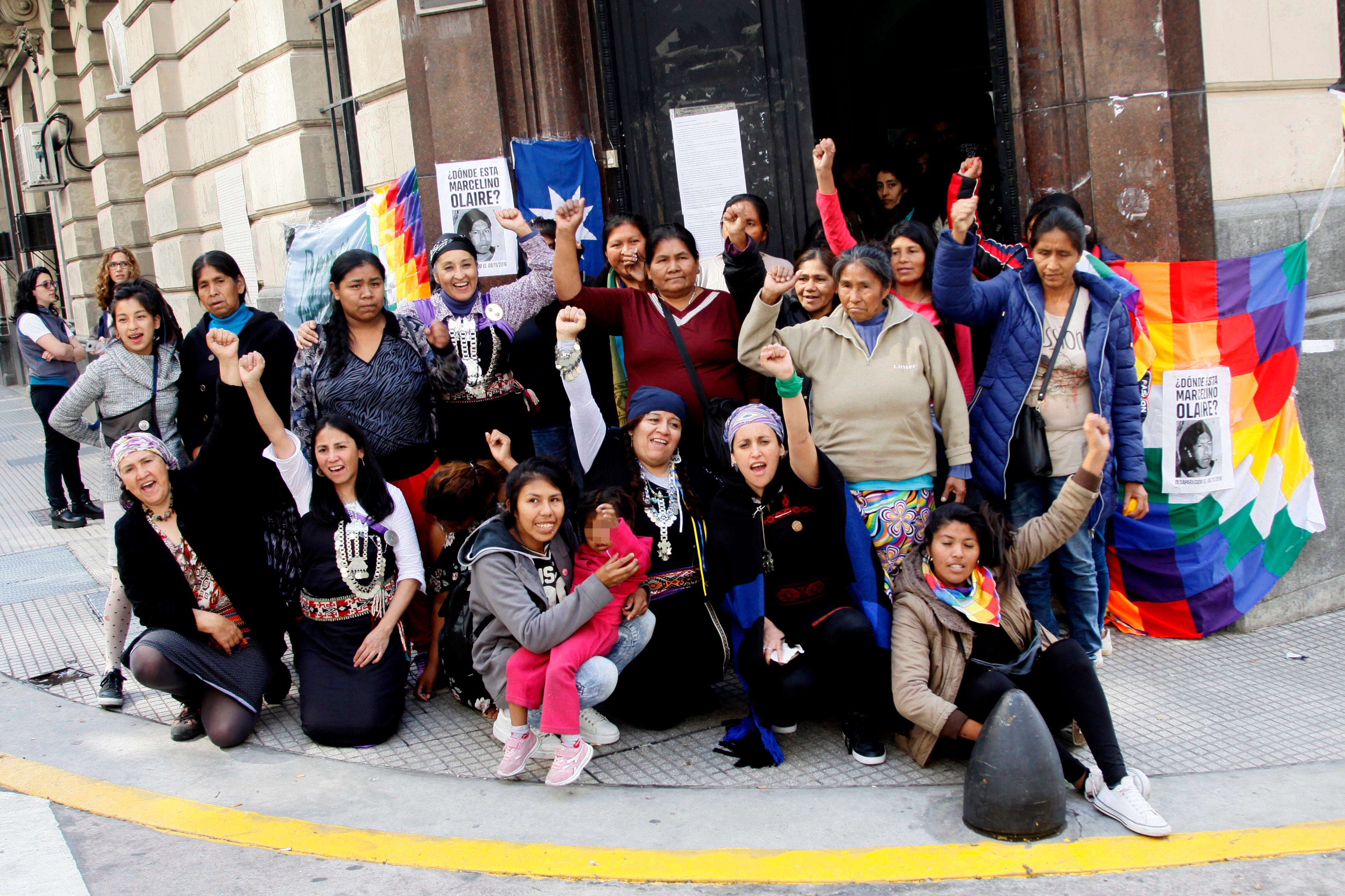 El año pasado, acamparon en el Ministerio del Interior. Pidieron por tierra, salud y hasta desapariciones.