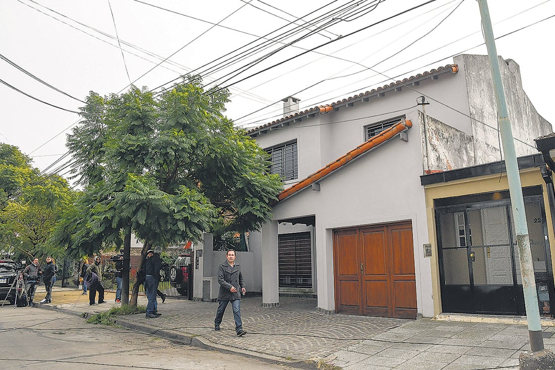La casa de Margarita Stolbizer, en Castelar, otra vez centro de la lupa de los investigadores.
