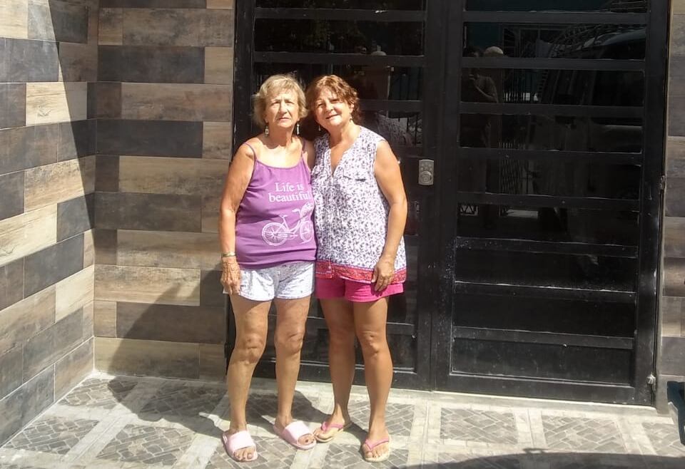 Ana León y Elisabeth Ferrer, en Cancún 