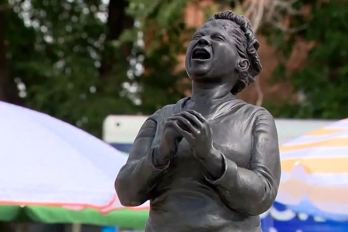 Escultura de Mahalia Jackson