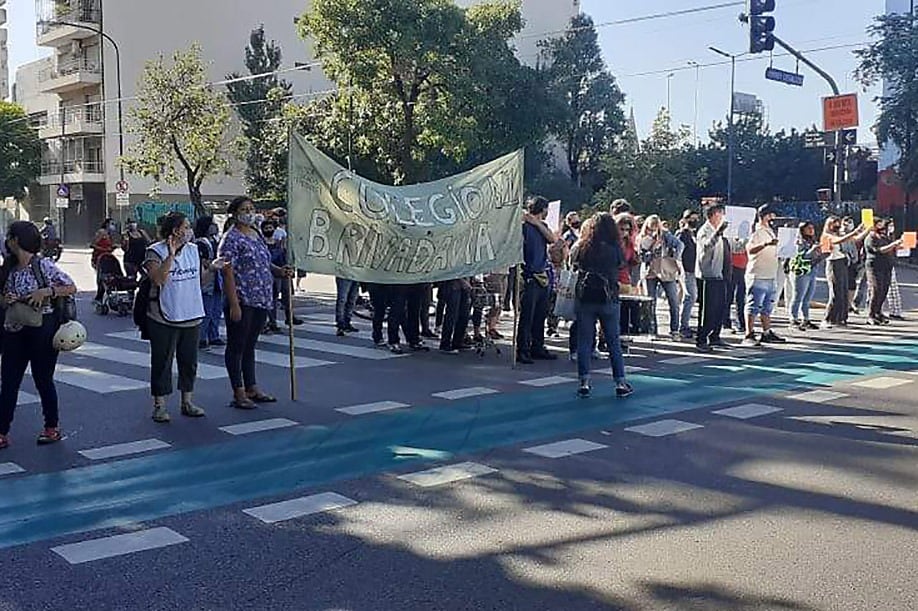 San Juan al 1500, cortada por la protesta.