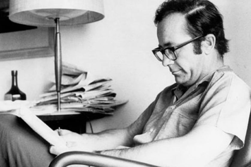 En 1977 Rodolfo Walsh es emboscado en la calle por un grupo de tareas que lo acribilla en pleno centro porteño y se lo lleva a la ESMA.