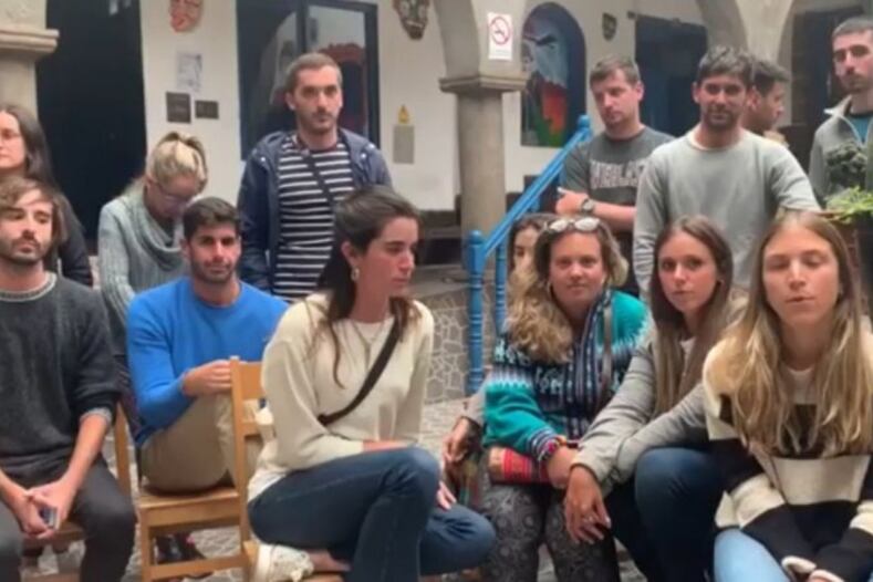Un grupo de argentinos varado en Perú se conectó vía WhatsApp