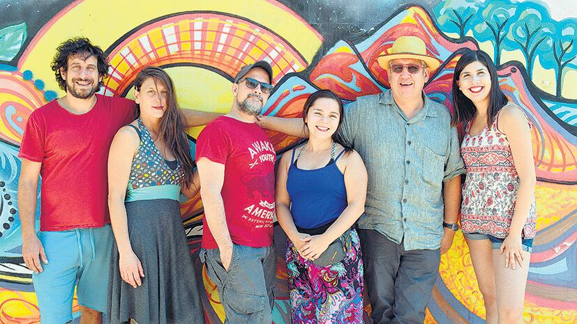 El mendocino Arístides Vargas, radicado en Ecuador, convocó para la obra a actores argentinos y chilenos.