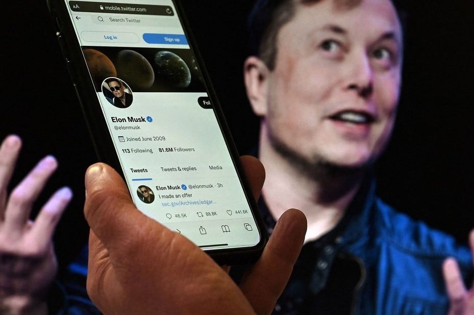 Elon Musk ordenó cerrar temporalmente las oficinas de Twitter por despidos masivos. Imagen: AFP.  