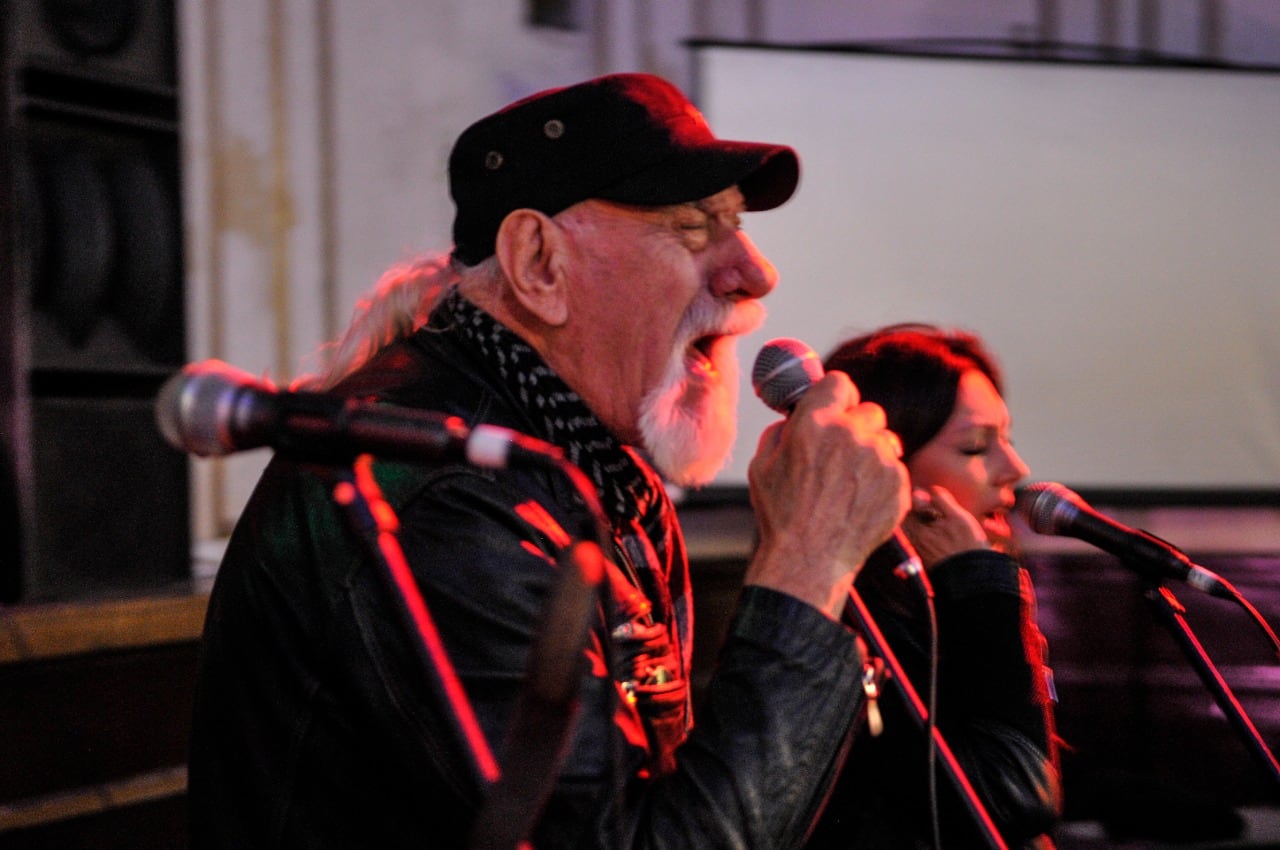 Willy Quiroga, ex Vox Dei, durante los ensayos del espectáculo.