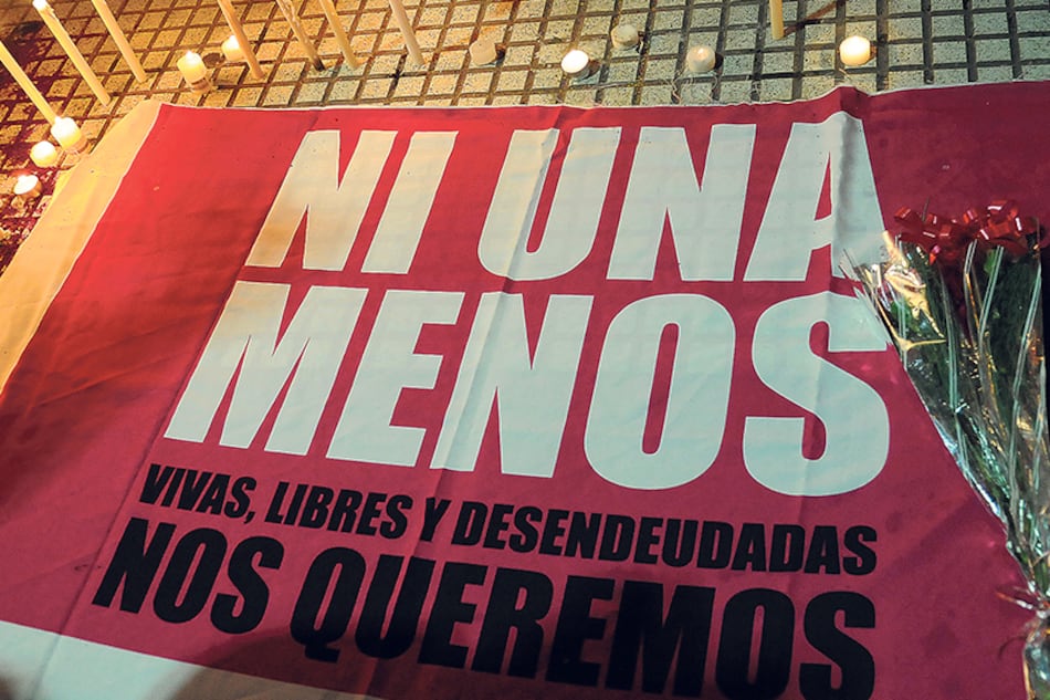 Al mediodía, en el Congreso, una intervención de Las Criadas recordó qué senadoras y senadores votaron contra el aborto legal.
