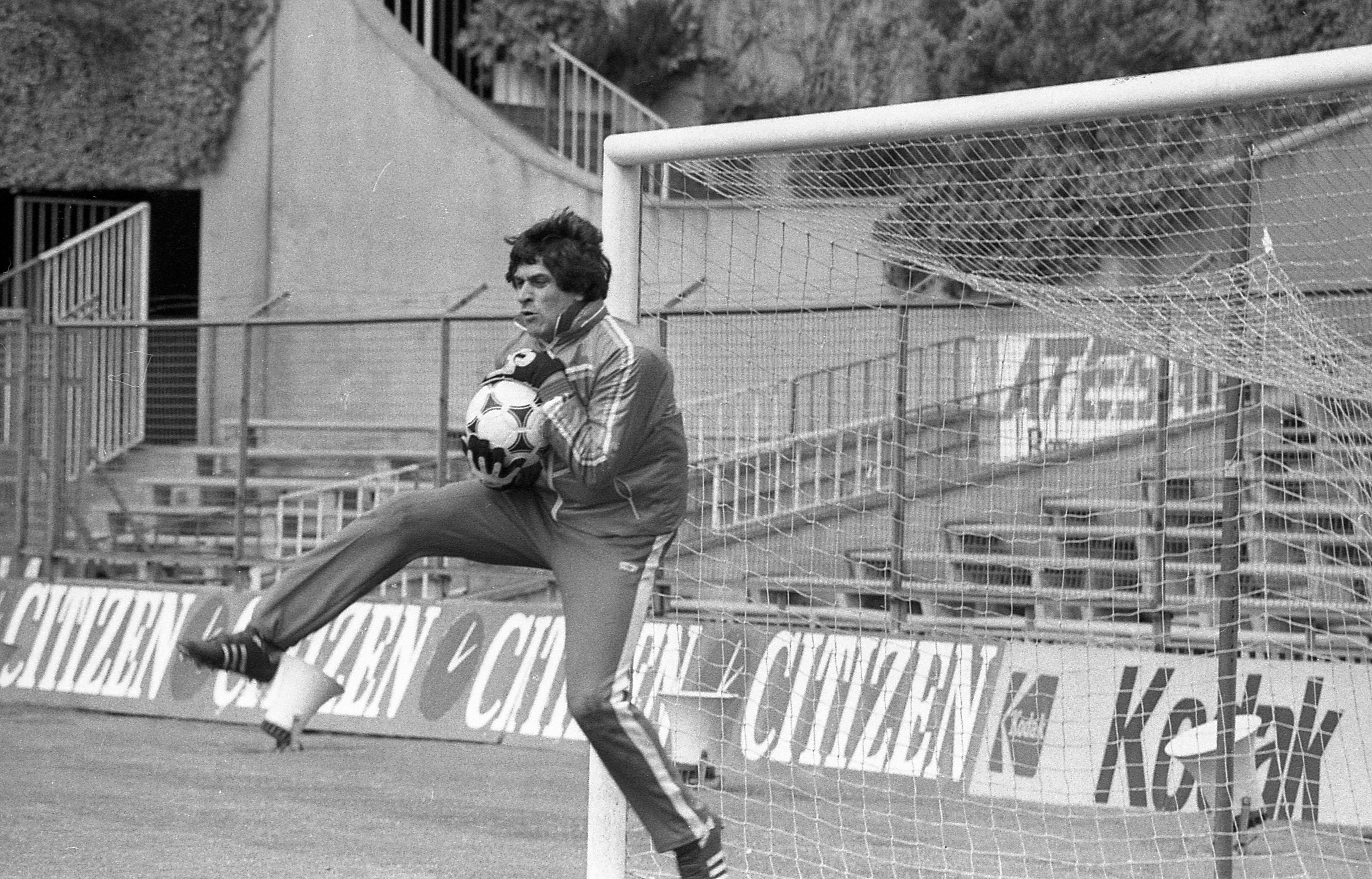 Fillol durante su breve estadía europea, con Atlético de Madrid.