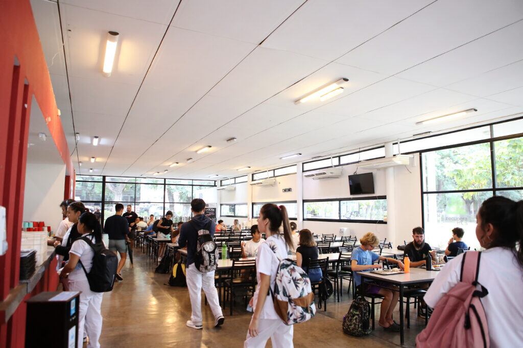 Miles de alumnos concurren al comedor universitario. Imagen: UNLP.