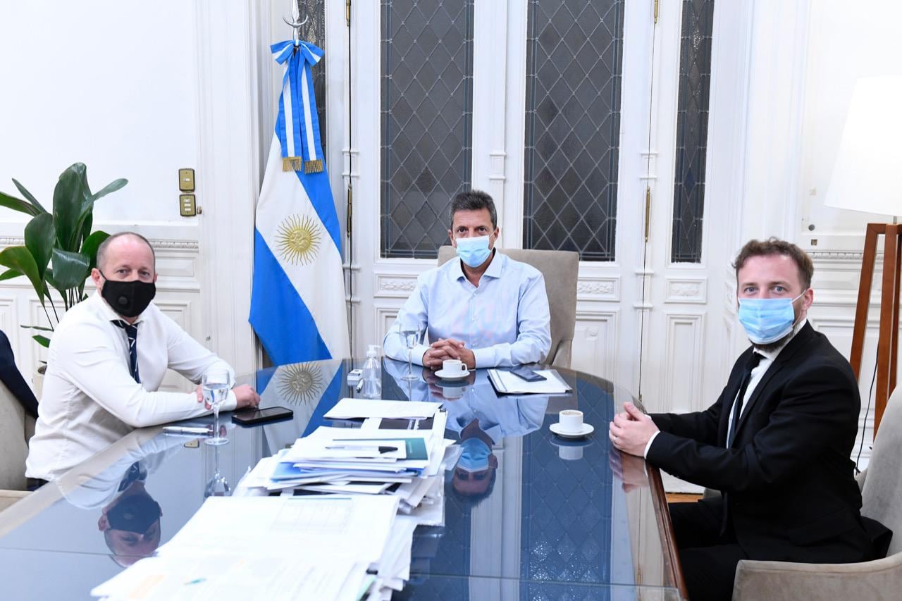 “En la Argentina hay sobradas muestras de que la gente cuando tiene unos pesos más invierte, consume bienes y servicios", aseguró el dirigente bonaerense.