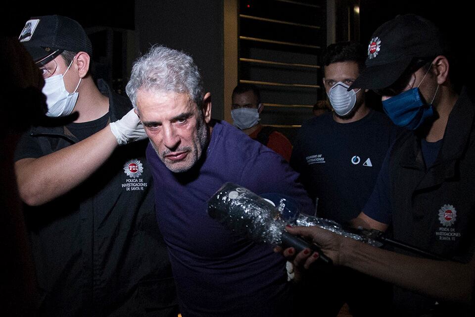 Dutra salió 15 veces de su casa, donde debía estar aislado