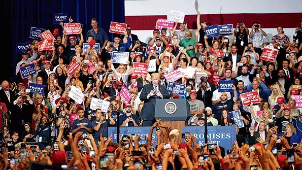 En el día en que sancionó a China y Rusia, Trump presidió un acto político en Las Vegas.