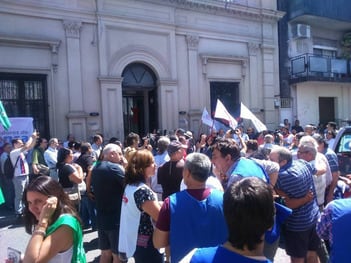 El 19 de diciembre, los trabajadores realizaron una medida, con amplio apoyo ciudadano.