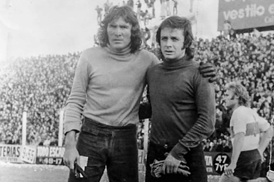 Antonio Piovoso y el Loco Gatti, cuando compartieron plantel en Gimnasia La Plata.